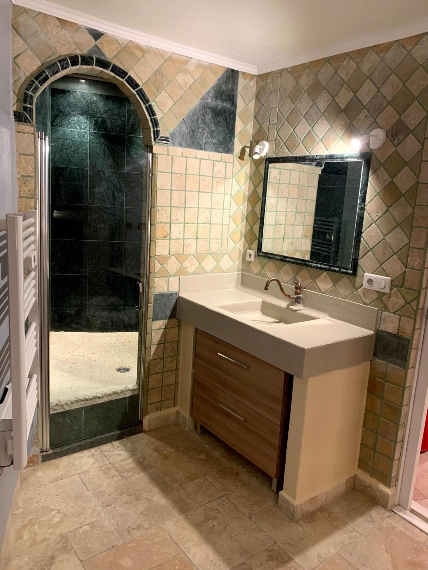 Tres Bel Appartement Cosy Et Chaleureux A ニーム エクステリア 写真